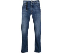 Tief sitzende Slim-Fit-Jeans
