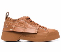 Sneakers mit Kontrasteinsätzen