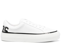 Sneakers mit Logo-Print