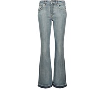 Ausgestellte Jeans