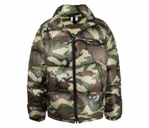 Daunenjacke mit Camouflage-Print