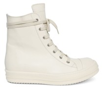 Sneakers mit Schnürung
