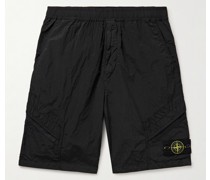 Gerade geschnittene Shorts aus „Nylon Metal“-Material aus ECONYL® mit Logoapplikation