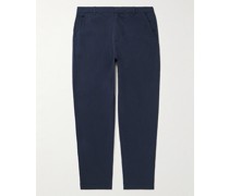 Schmal zulaufende Hose aus Seersucker aus einer Baumwollmischung