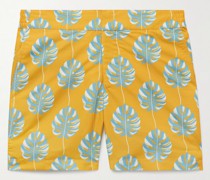 Mittellange Badeshorts aus recyceltem Material mit Print in schmaler Passform