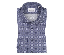 Hemd im Allover-Print, Fitted Body, extralanger Arm Blau