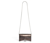 Hourglass Brieftasche In Metallic mit Kette und Krokodilprägung
