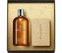 Molton Brown Collection Re-Charge Black Pepper Body Care Collection Christmas Bath & Shower Gel 300 ml + Bodyscrub Bar 250 g