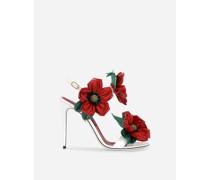 Sandale aus Lackleder mit Blumenstickerei