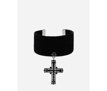 Choker aus Samt mit Kreuzanhänger