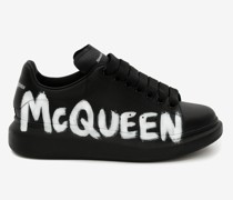 Oversized-Sneaker mit McQueen-Graffiti-Motiv