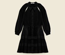 HEMDBLUSENKLEID MIT TELLERROCK UND CUTOUTS