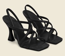 Strappy Sandale mit flared Absatz