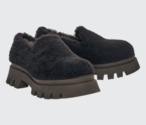FURRY CHIC furry loafer