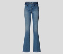 Mid Rise Jeans im Flared Cut