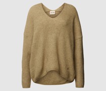 Strickpullover mit V-Ausschnitt