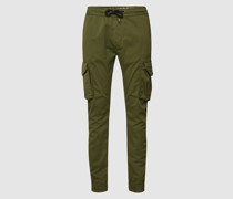 Cargohose mit Label-Details Modell 'Twill'