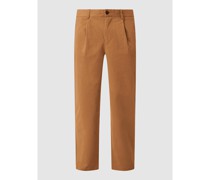 Tapered Fit Chino mit Stretch-Anteil Modell 'Pleat'