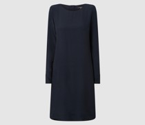 Kleid mit langen Ärmeln