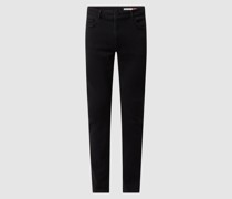 Jeans mit Label-Patch