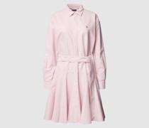 Knielanges Kleid mit Label-Stitching