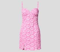 Minikleid mit Zierbesatz