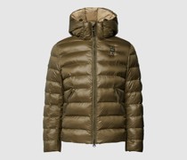 Steppjacke mit Label-Detail