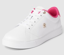 Sneaker mit Label-Detail