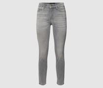 Skinny Fit Jeans mit Ziernähten Modell 'NEED'