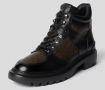 Schnürboots mit Brand-Details