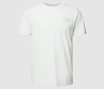 T-Shirt in unifarbenem Design mit Label-Print