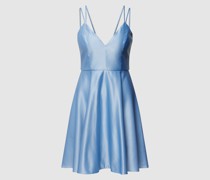 Cocktailkleid mit V-Ausschnitt