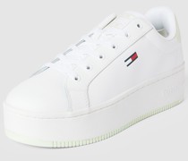 Sneaker mit Label-Detail