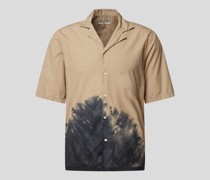 Freizeithemd im Batik-Look