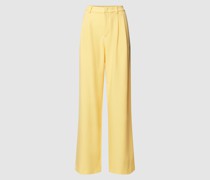 Stoffhose mit Ziernähten