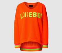 Sweatshirt mit V-Ausschnitt Modell 'L(I)EBE!'