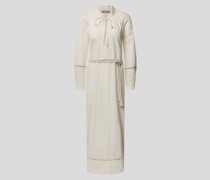 Maxikleid mit Taillengürtel
