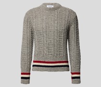 Pullover mit Zopfmuster