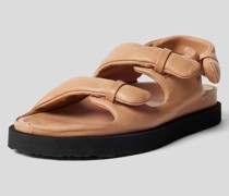 Sandalen mit Label-Details