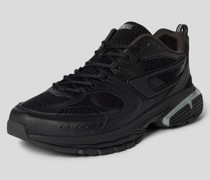 Sneaker mit Schnürverschluss