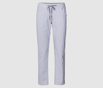 Hose mit Streifenmuster