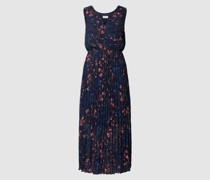 Maxikleid mit Plisseefalten