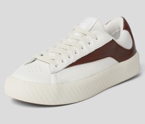 Sneaker mit Brand-Detail