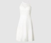 Brautkleid mit Cut Out