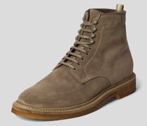 Desert Boots mit Ziernähten