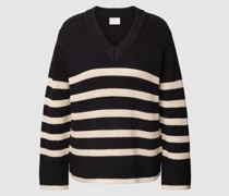 Strickpullover mit geripptem V-Ausschnitt Modell 'Irina'
