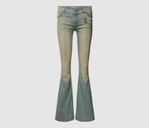 Bootcut Jeans mit Label-Applikation Modell 'FLARED GREENWASH'