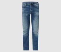 Straight Tapered Fit Jeans mit Stretch-Anteil Modell '3301'