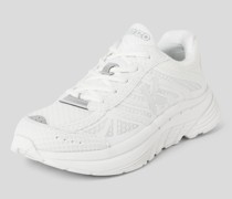 Sneaker mit Label-Details