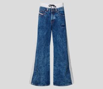 Jeans mit Label-Detail